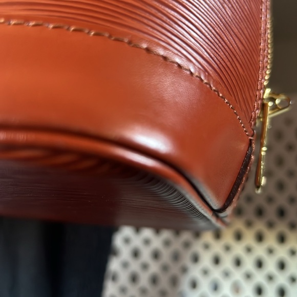 Vintage Authentic Louis Vuitton epi alma PM Kenyan brown - Edited no Strap - Picture 8 of 12
